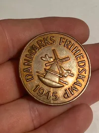 Original mønt, Danmarks Frihedskamp 1945 - lavet som nål