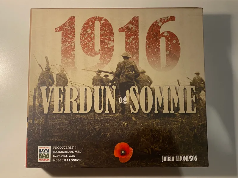 Stort ww1 opslagsværk med massere af genoptryk af originale papirer, hæfter mm.