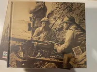 Stort ww1 opslagsværk med massere af genoptryk af originale papirer, hæfter mm.