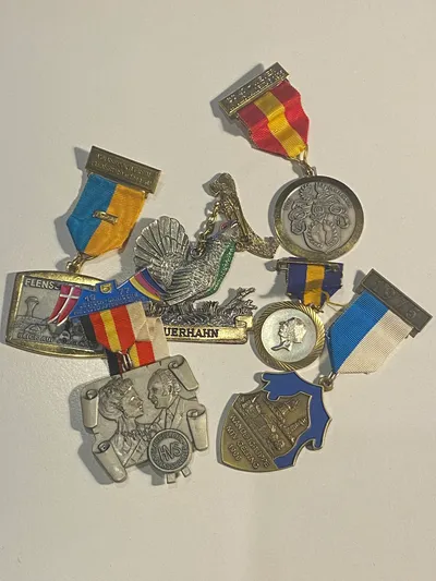 Samling diverse medaljer