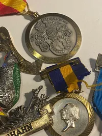 Samling diverse medaljer