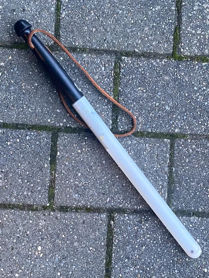 Original dansk MP knippel til trafikdiregering - lavet af plast (ikke til at slå med)