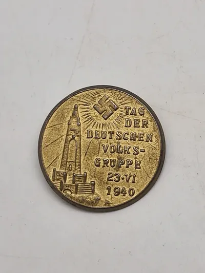 Originalt (Denmark/Knivsbjerg beliggende i Sønderjylland) Tag der Deutschen Volksgruppe 23.VI.1940 badge - sjælden