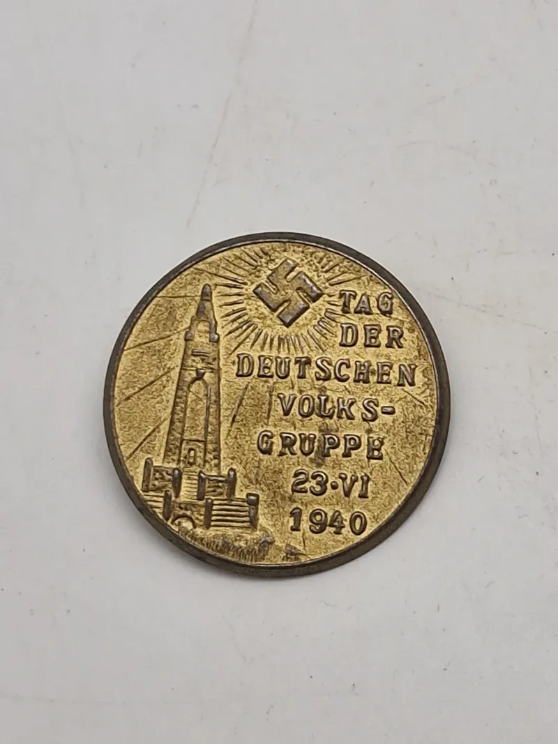 Originalt (Denmark/Knivsbjerg beliggende i Sønderjylland) Tag der Deutschen Volksgruppe 23.VI.1940 badge - sjælden