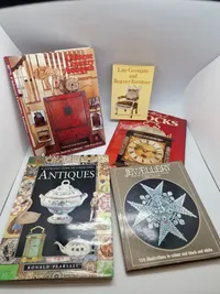 Samling antik opslagsværker