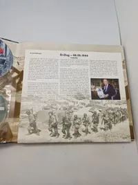 Stort ww2 værk med massere af udtrækspapirer mm.