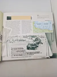 Stort ww2 værk med massere af udtrækspapirer mm.