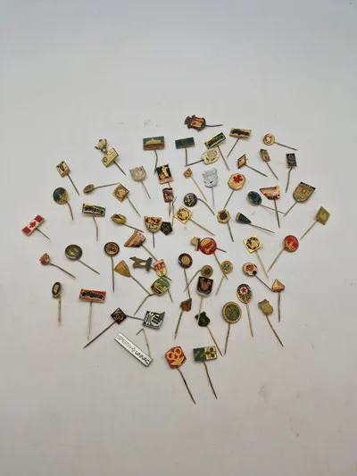 Stor samling pins