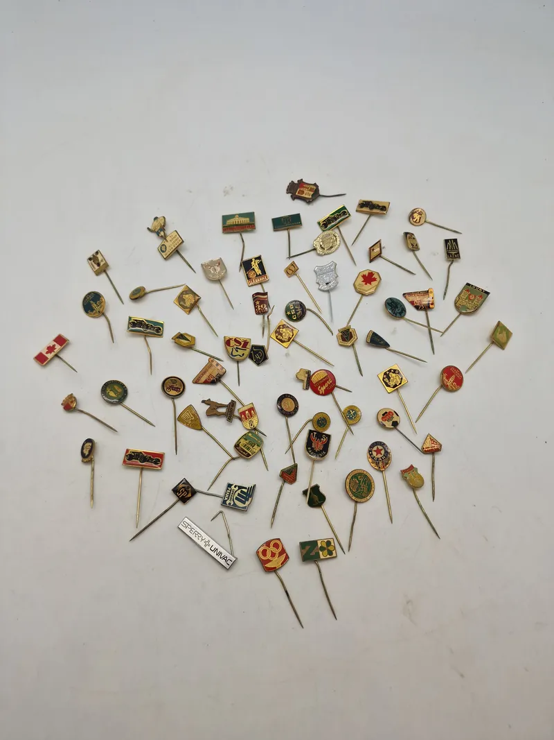 Stor samling pins