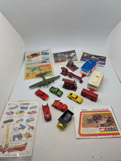 Samling Corgi mm.