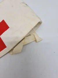 Rødekors bind til hjelmen