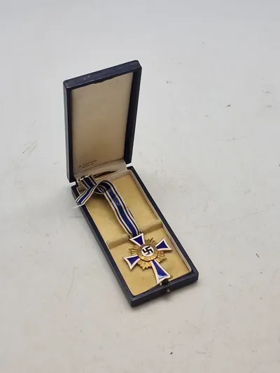 Originalt Mutterkreuz i æske (1.kl)
