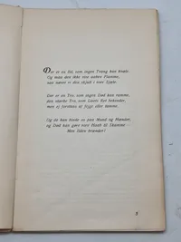 Original bog “Der brænder en ild” udgivet under besættelsen