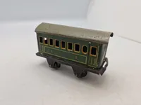 Ældre bliklokomotiv fra før ww2 (ca 1930) fremstiller Josef Kraus. 
Lokomotiv defekt