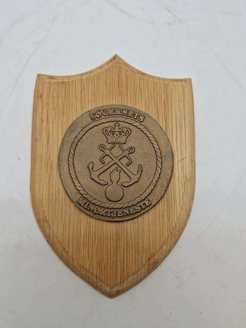 Originalt militært våbenskjold