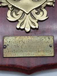 Originalt militært våbenskjold