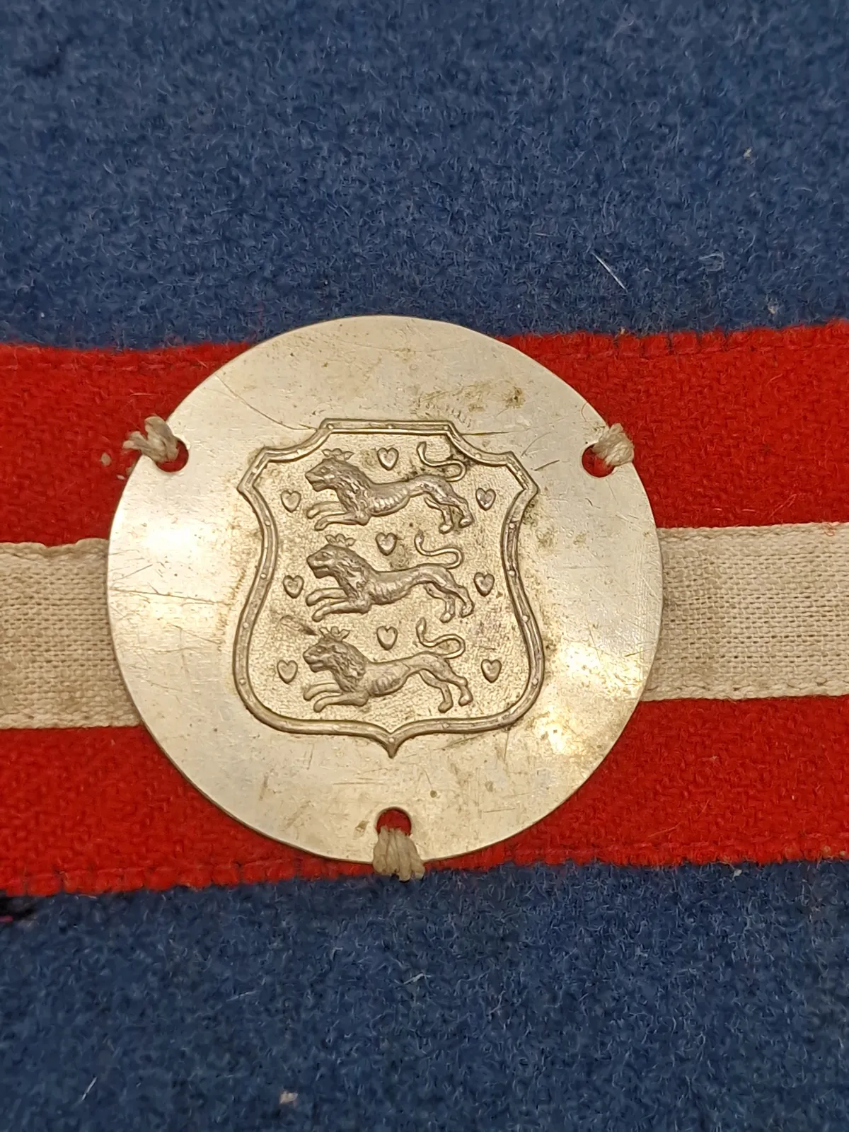 Originalt armbind modstandsbevægelsen