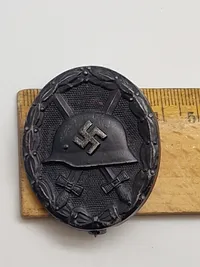 Original Verwundetenabzeichen Schwarz – Hersteller 58 (Artur Jakel & Co., Gablonz)