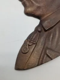 Adolf Hitler Relief - Efterkrigs