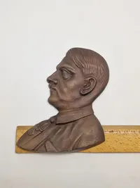 Adolf Hitler Relief - Efterkrigs