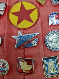 Samling pins og nåle