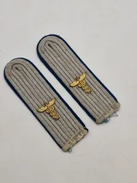 Pair of German Army Truppensonderdienst Administrative Officer Sew In Shoulder Straps