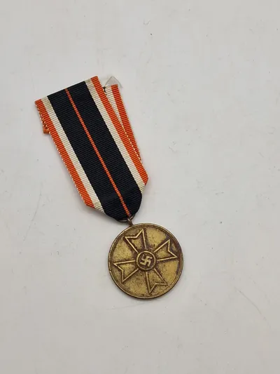 Original Kriegsverdienstmedaille am band