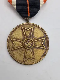 Original Kriegsverdienstmedaille am band