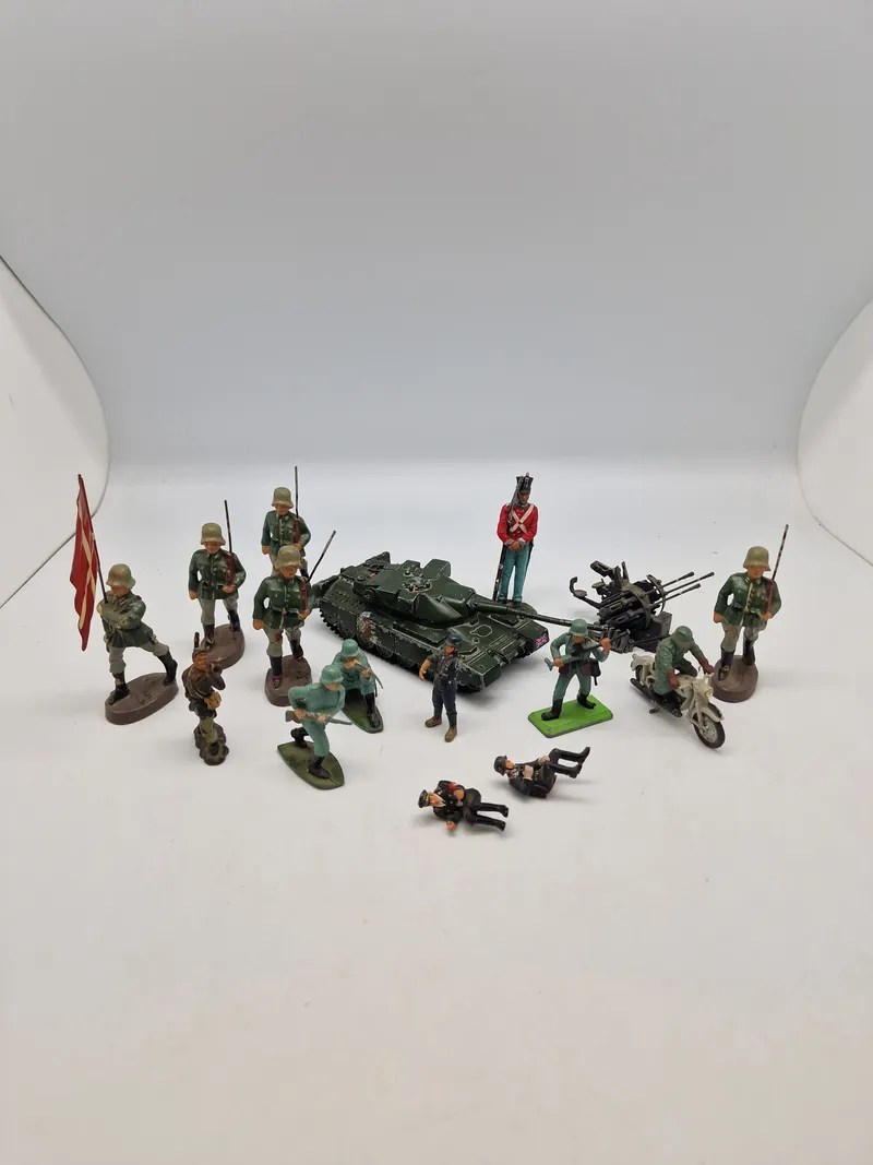 Diverse militære figurer mm.