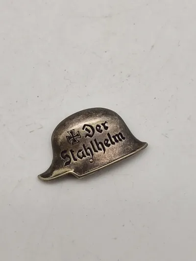 Originalt “Der Stahlhelm” mærke