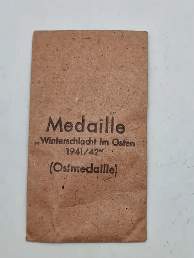 Original tildelingspose for winterslaght im osten medallie