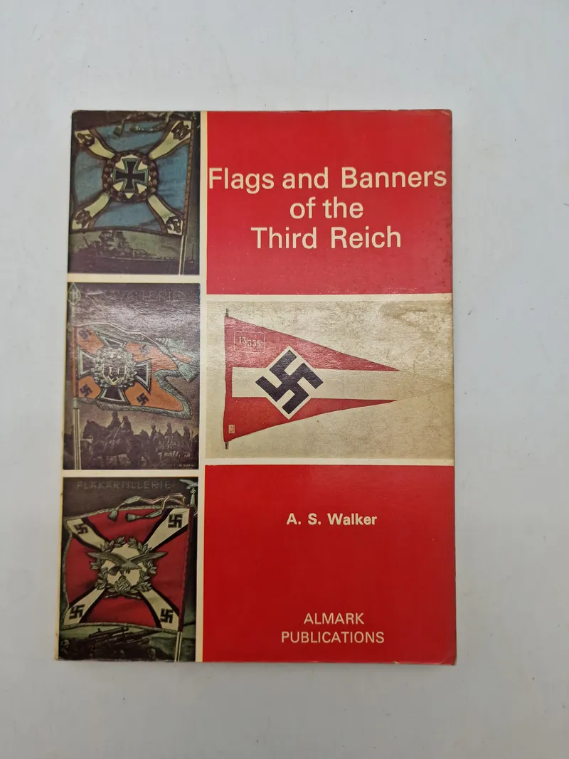 Godt opslagsværk over tyske flag og bannere