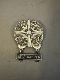 Orignalt WWII AAF STERLING TECHNICIAN BADGE WITH AP ARMORER BAR
