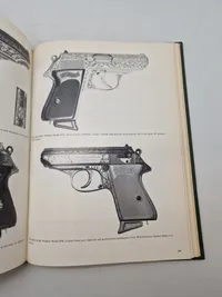 Walther Volume III 1908 - 1980 med hilsen fra forfattern