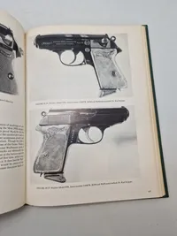 Walther Volume III 1908 - 1980 med hilsen fra forfattern