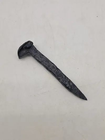 Original håndsmedet jernbane nagle