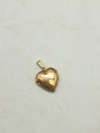 Vedhæng - 8 karat guld. Vægt: 5,5 gram. Aktuel guldværdi ca 1100,-