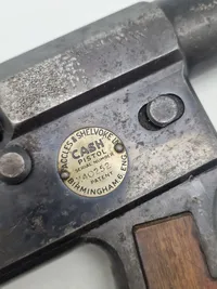 Original Cash Pistol, 22 ga., made by Accles & Shelvoke Co (cattle killer) boltpistol til aflivning af mellemstore dyr. Bolt mangler