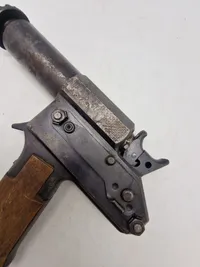 Original Cash Pistol, 22 ga., made by Accles & Shelvoke Co (cattle killer) boltpistol til aflivning af mellemstore dyr. Bolt mangler