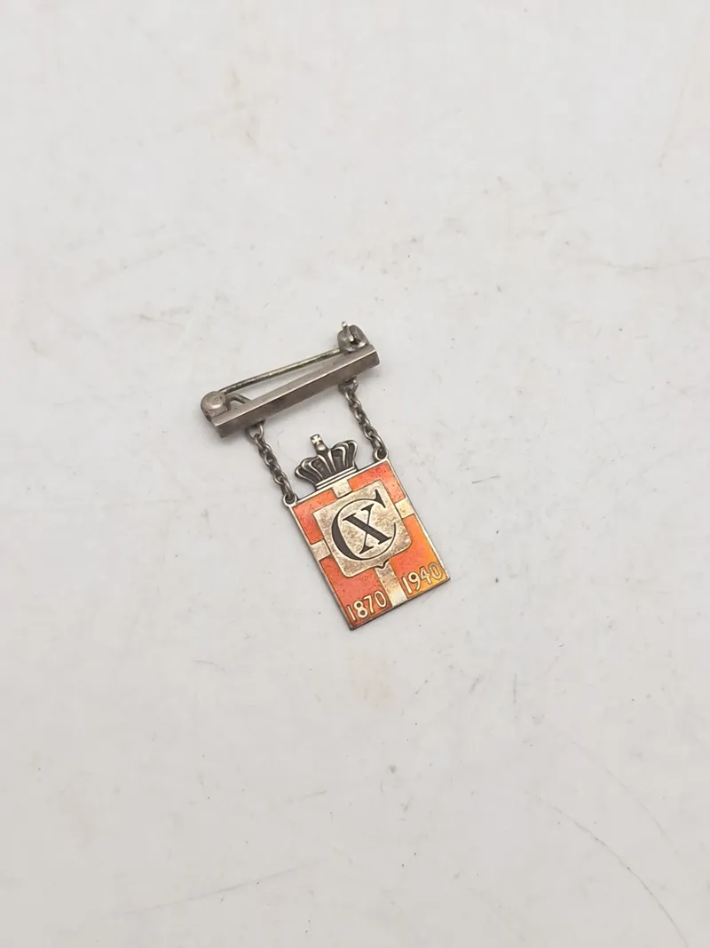 Originalt Georg Jensen kongemærke - emalje og sterlingsølv