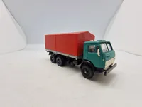 Modelbil med æske
