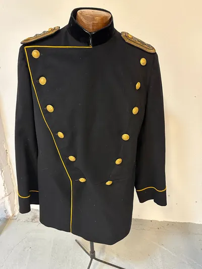 Original Jakke fra højerestående Brandofficer 19 tallets første halvdel