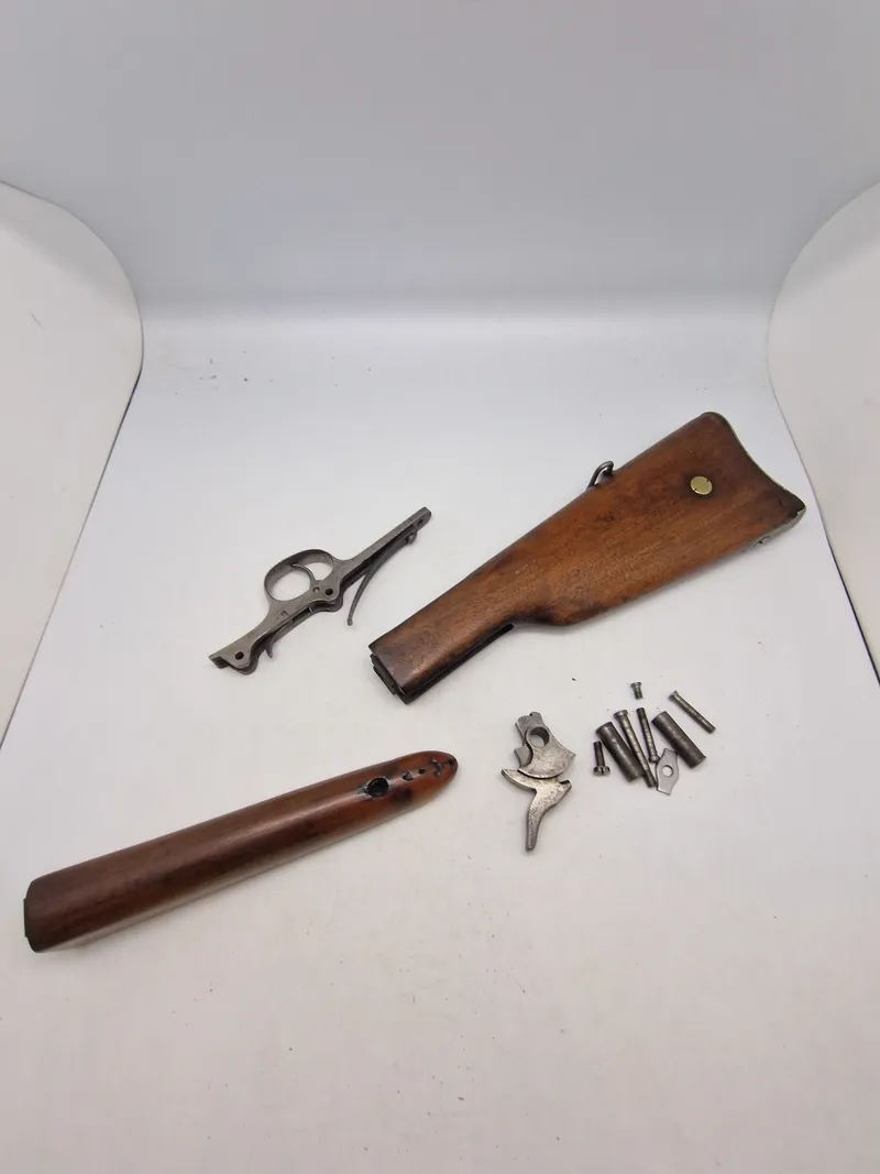 Samling originale resvervedele for Remington rytterkarabin model 1867