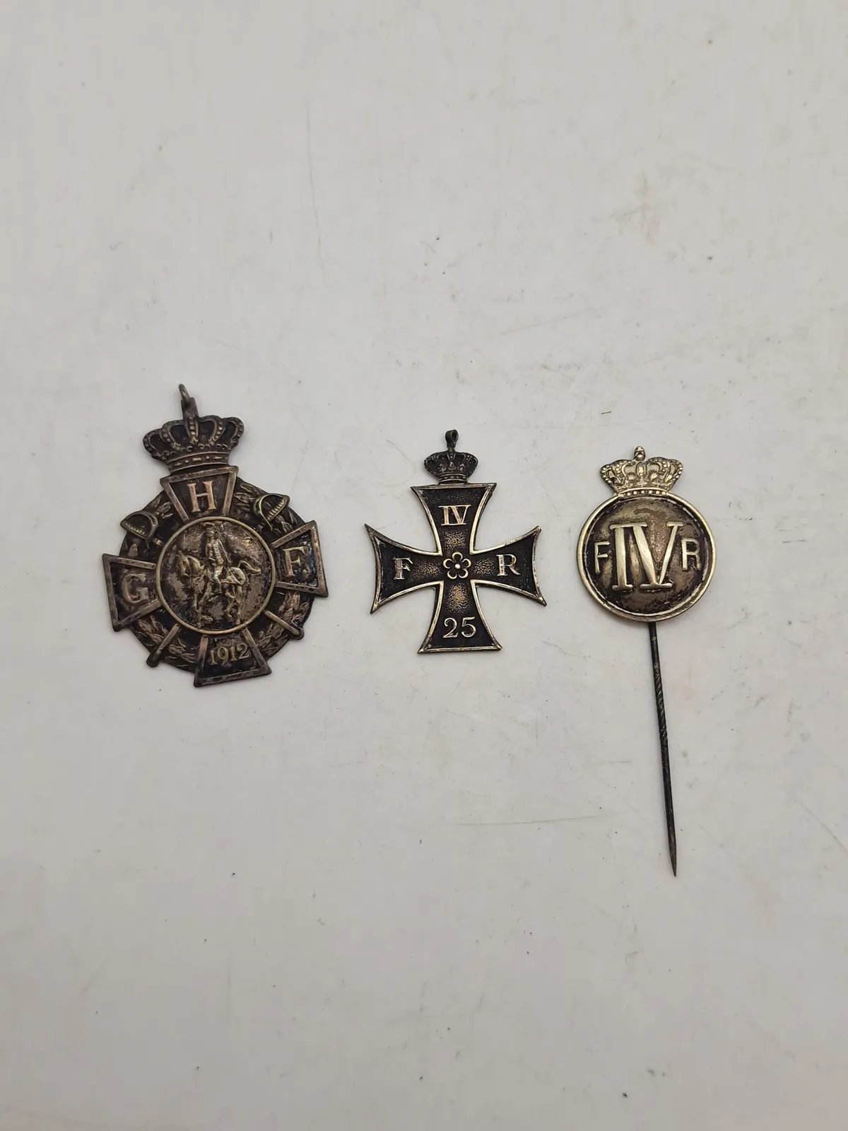 Lot diverse pins