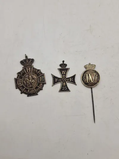 Lot diverse pins