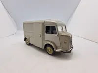 Modelbil af metal (som den brugt i Olsen-banden i Jylland)