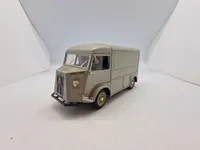 Modelbil af metal (som den brugt i Olsen-banden i Jylland)