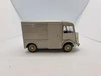 Modelbil af metal (som den brugt i Olsen-banden i Jylland)