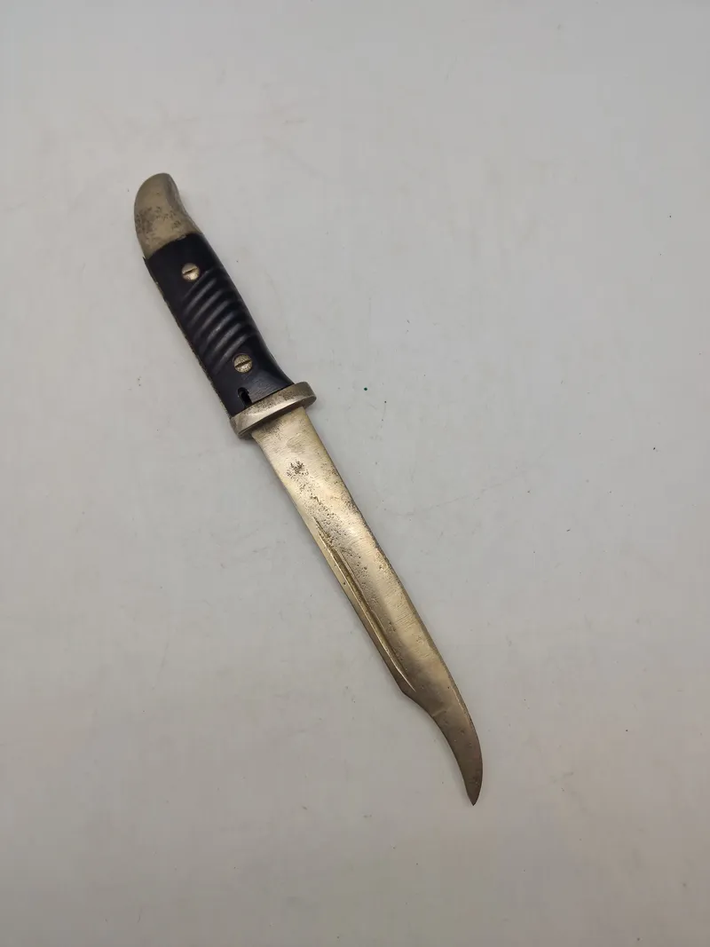 Original tysk K98 bajonet - nedkortet og anvendt som skyttegravskniv