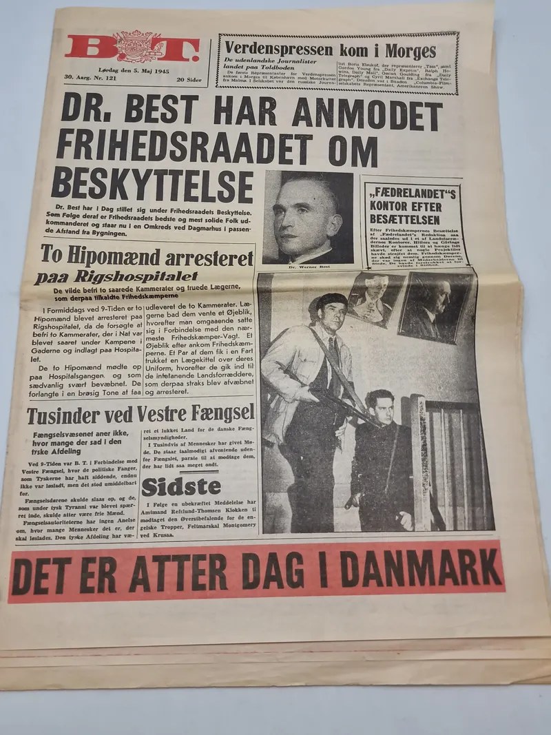 Original dansk avis fra befrielses dagene 1945